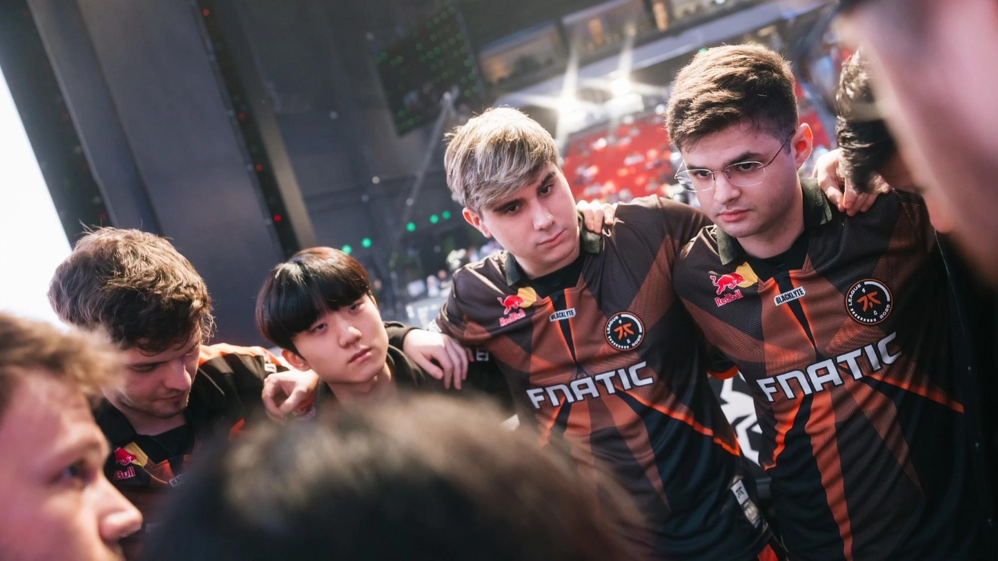đội fnatic lol có nguy cơ tan rã sau chuỗi thất bại 2025 24 fnatic lol header.jpg